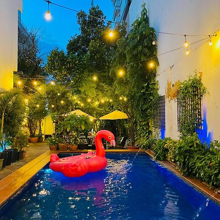 Birdcage Boutique Hotel Phnom Penh Bagian luar foto