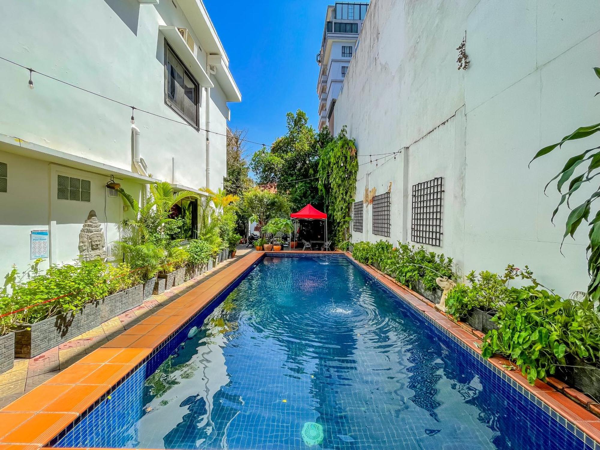 Birdcage Boutique Hotel Phnom Penh Bagian luar foto
